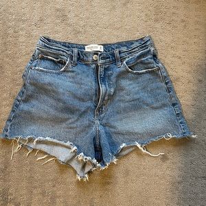 Abercrombie curve love 90s relaxed high rise cut off shorts